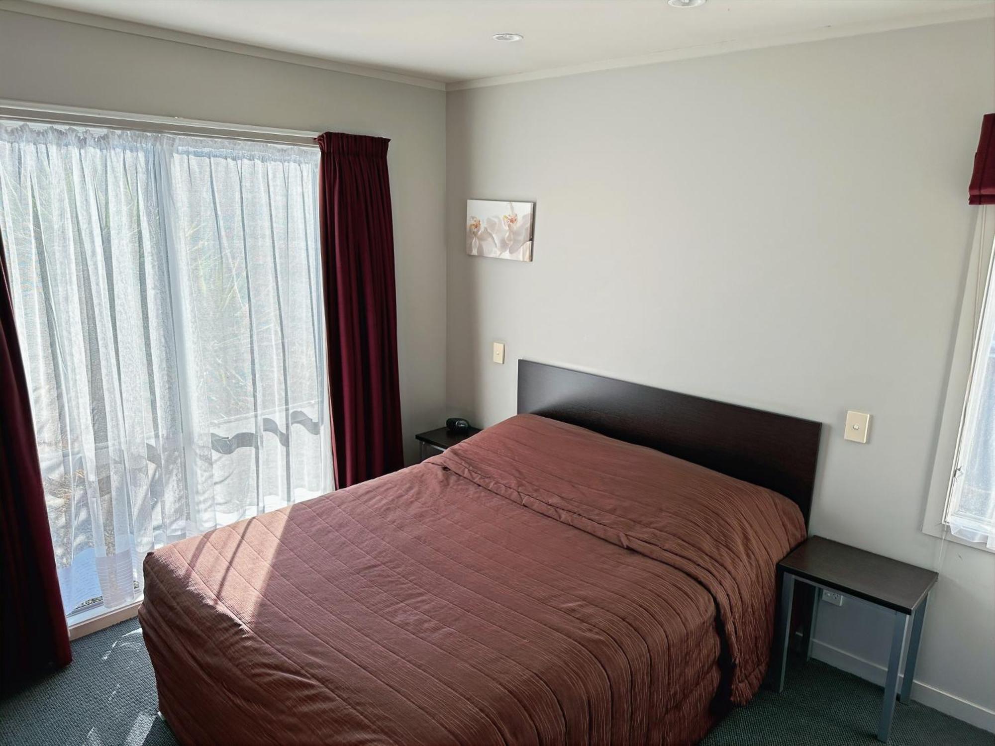 Arena Lodge Palmerston North Exterior photo