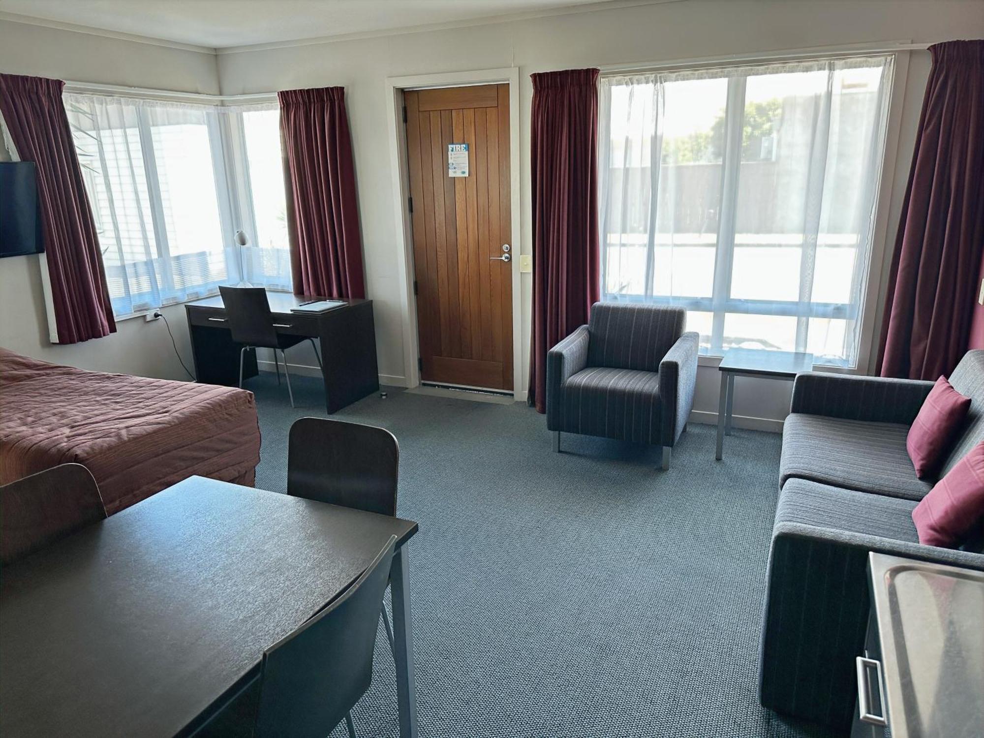 Arena Lodge Palmerston North Exterior photo